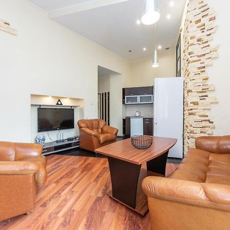 Comfortable Apartment On Mikhaylovskiy Lane Kiev Esterno foto