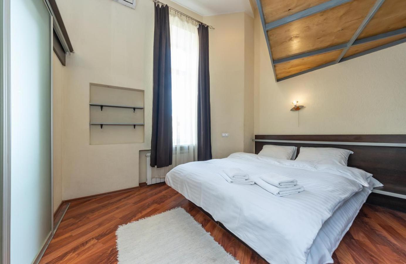 Comfortable Apartment On Mikhaylovskiy Lane Kiev Esterno foto