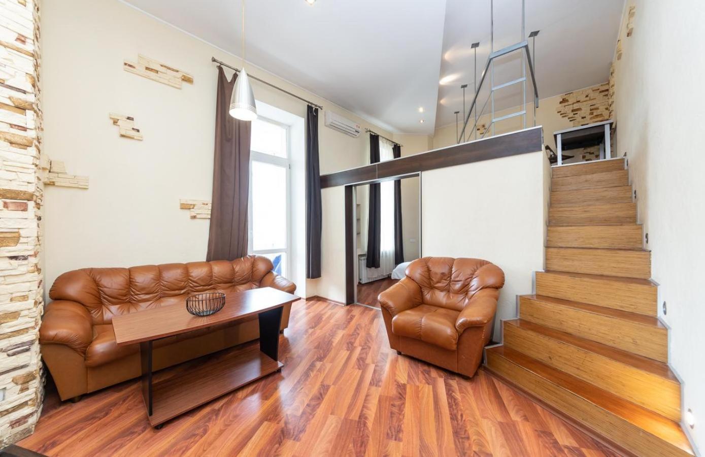 Comfortable Apartment On Mikhaylovskiy Lane Kiev Esterno foto