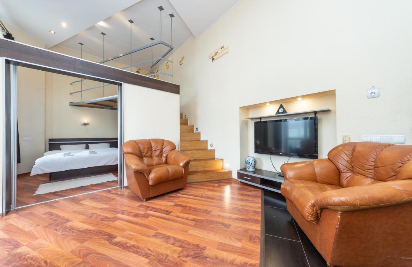 Comfortable Apartment On Mikhaylovskiy Lane Kiev Esterno foto