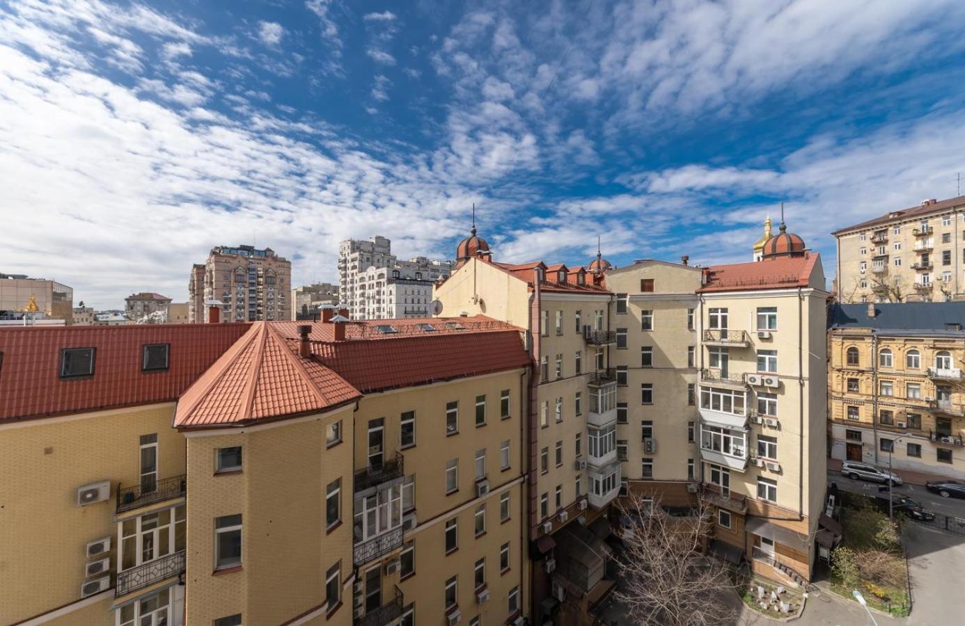 Comfortable Apartment On Mikhaylovskiy Lane Kiev Esterno foto