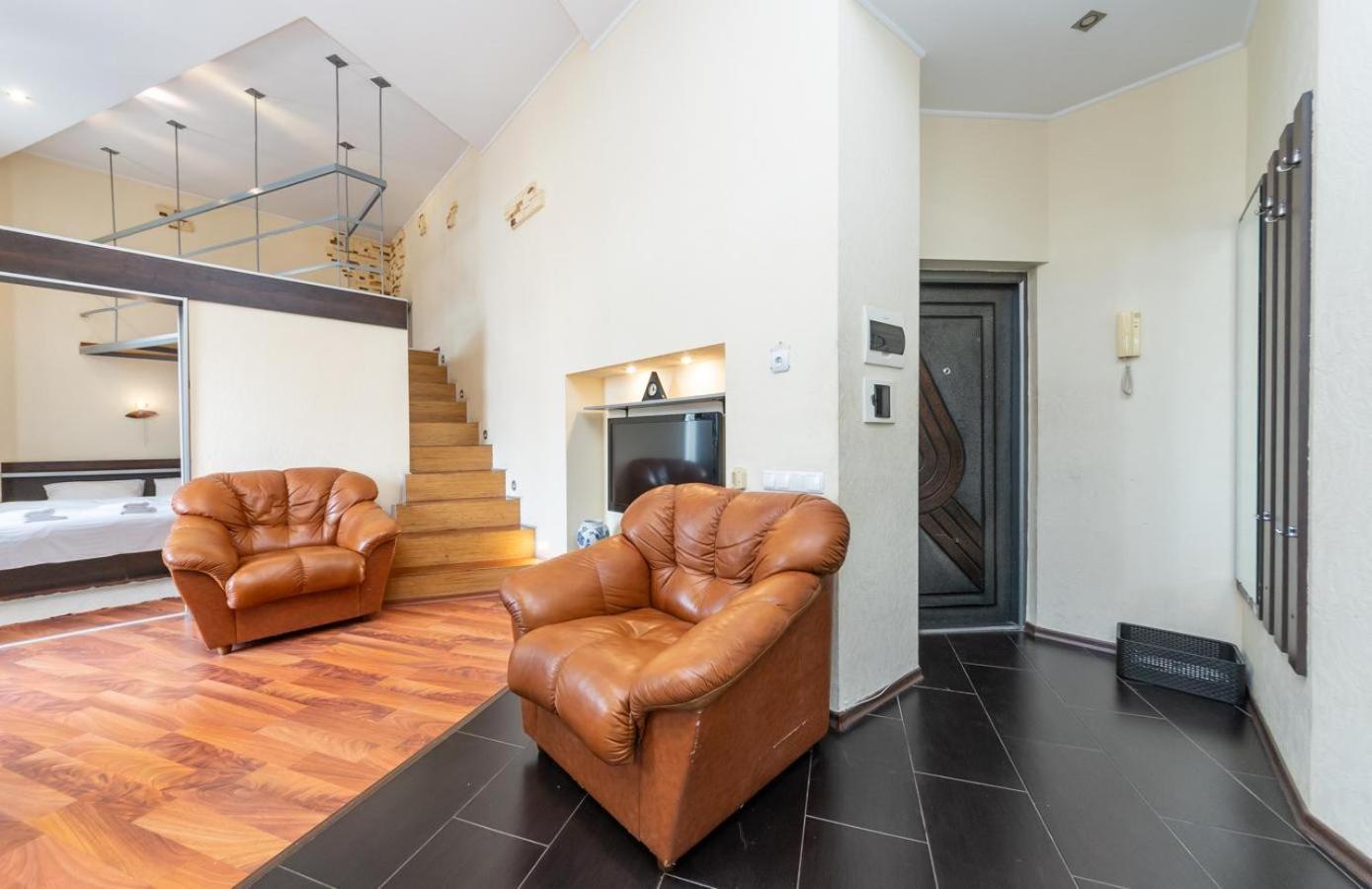 Comfortable Apartment On Mikhaylovskiy Lane Kiev Esterno foto