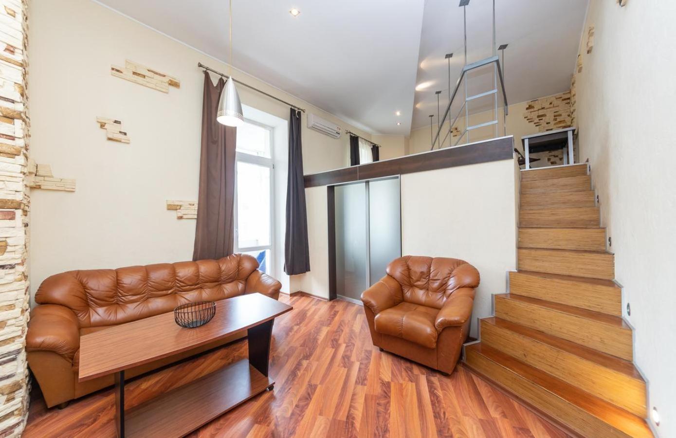 Comfortable Apartment On Mikhaylovskiy Lane Kiev Esterno foto