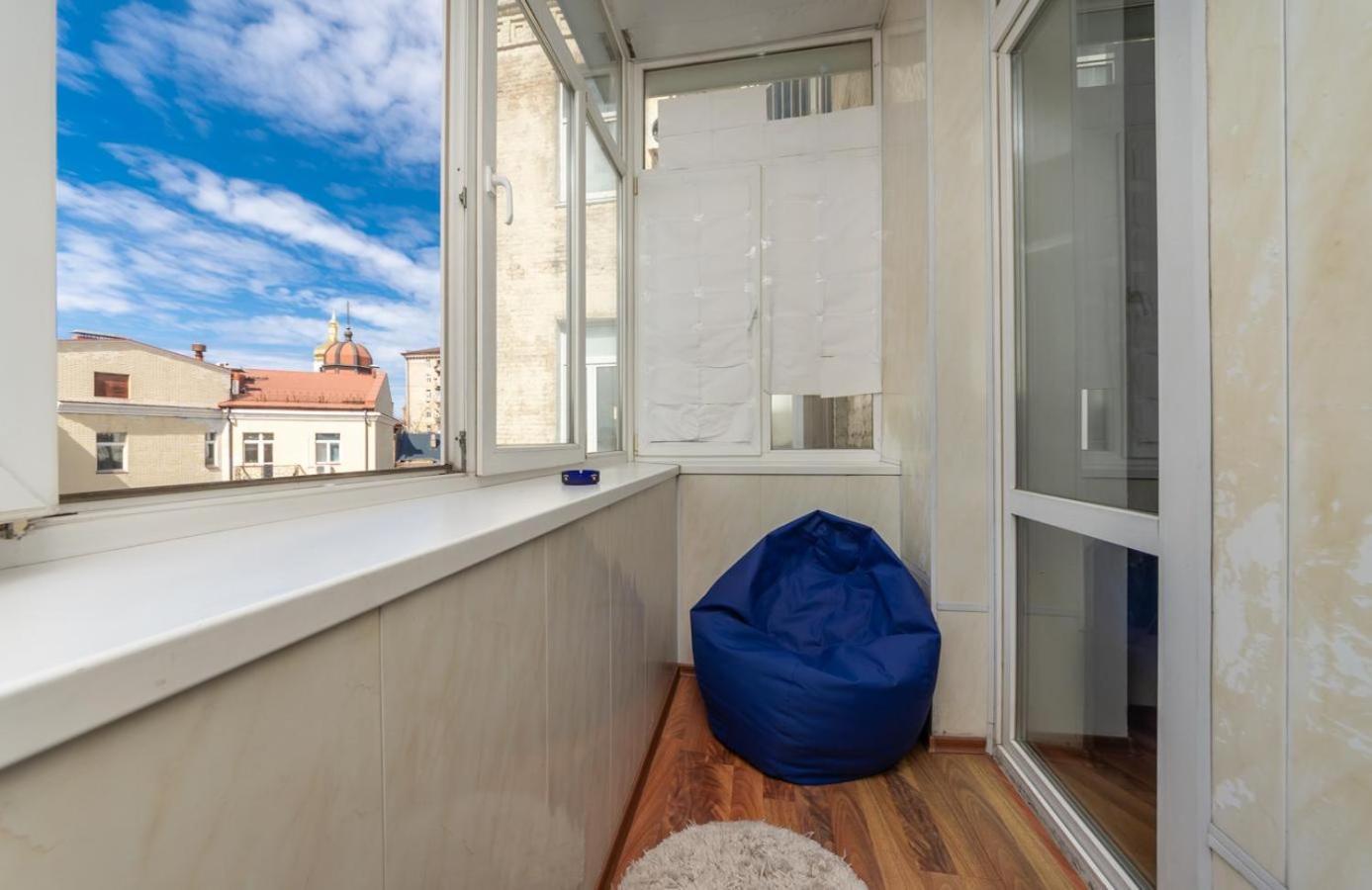 Comfortable Apartment On Mikhaylovskiy Lane Kiev Esterno foto