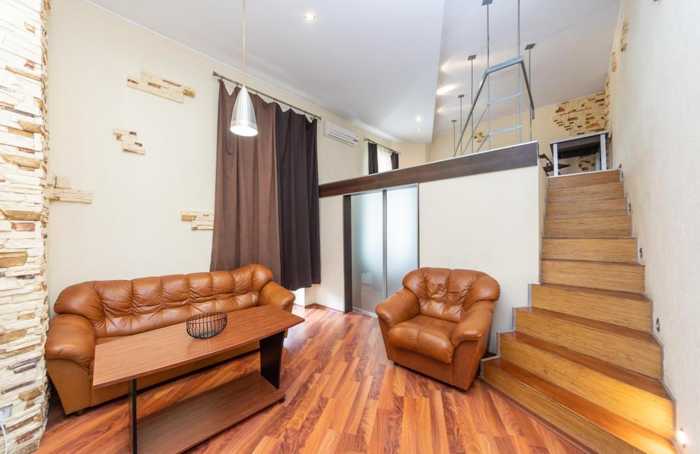 Comfortable Apartment On Mikhaylovskiy Lane Kiev Esterno foto