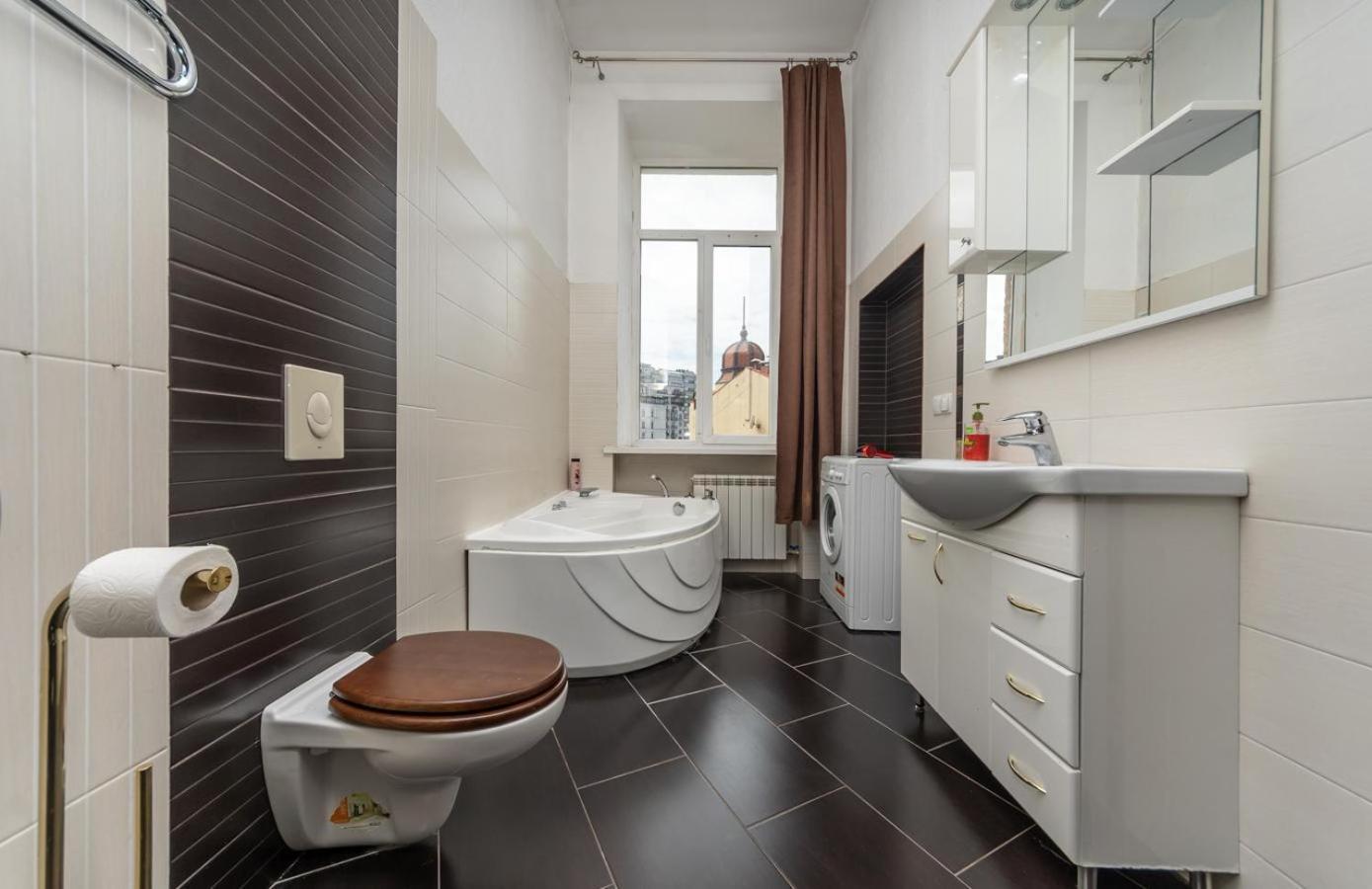 Comfortable Apartment On Mikhaylovskiy Lane Kiev Esterno foto