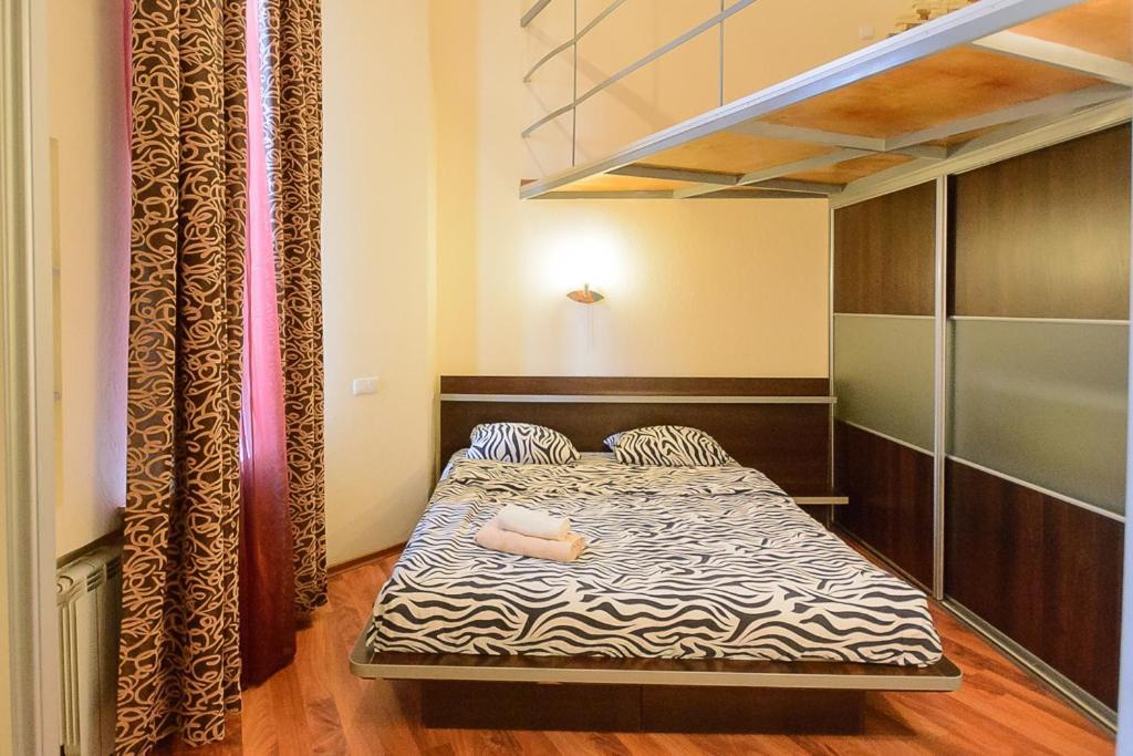 Comfortable Apartment On Mikhaylovskiy Lane Kiev Esterno foto